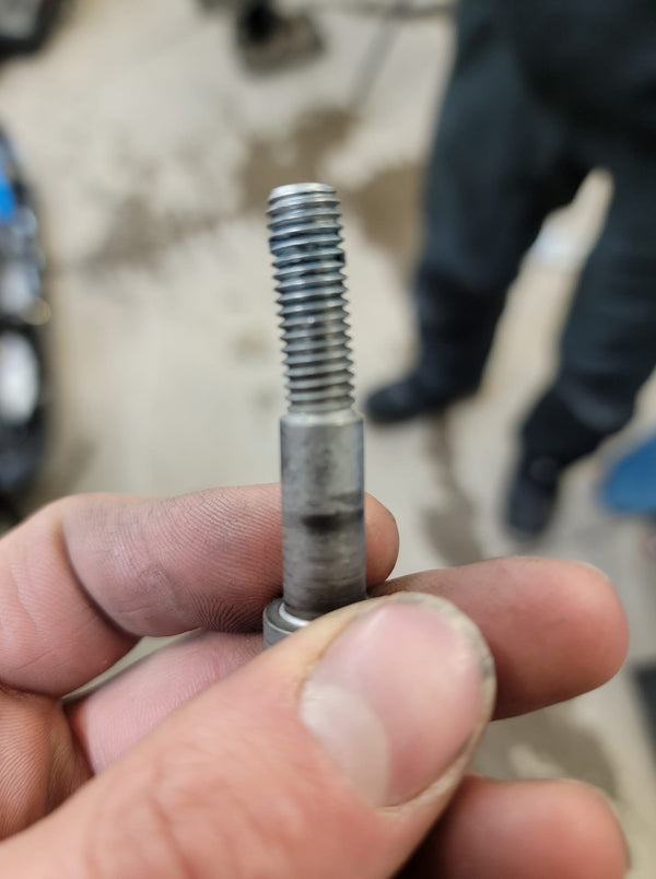 Fire N Ice Catalyst Spindler Bolt Fix (2 Bolts)